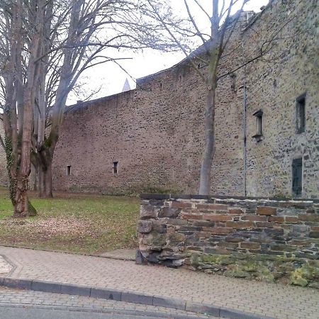 Ferienwohnung "An Der Stadtmauer" Andernach Esterno foto